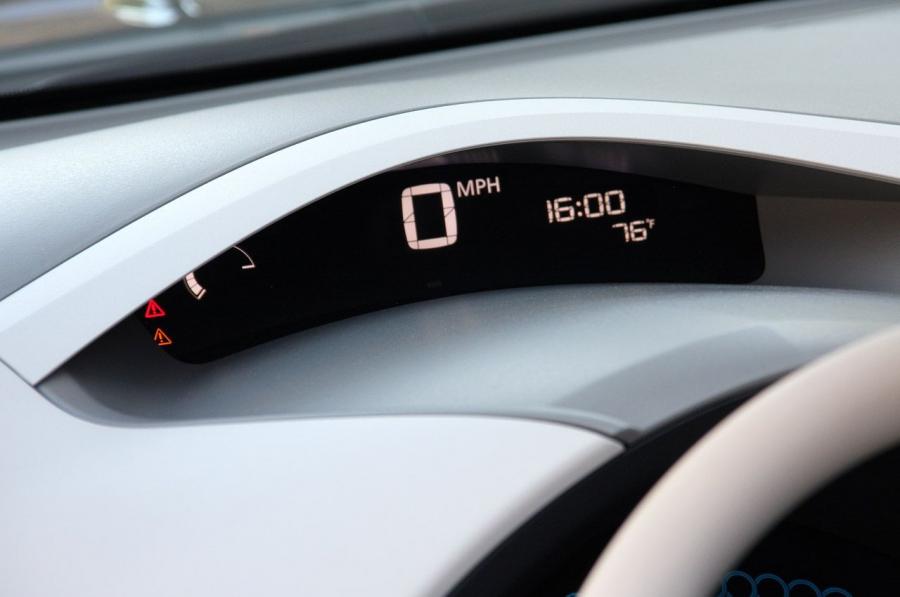 Nissan Leaf 2011 года  (фото 19 из 53)